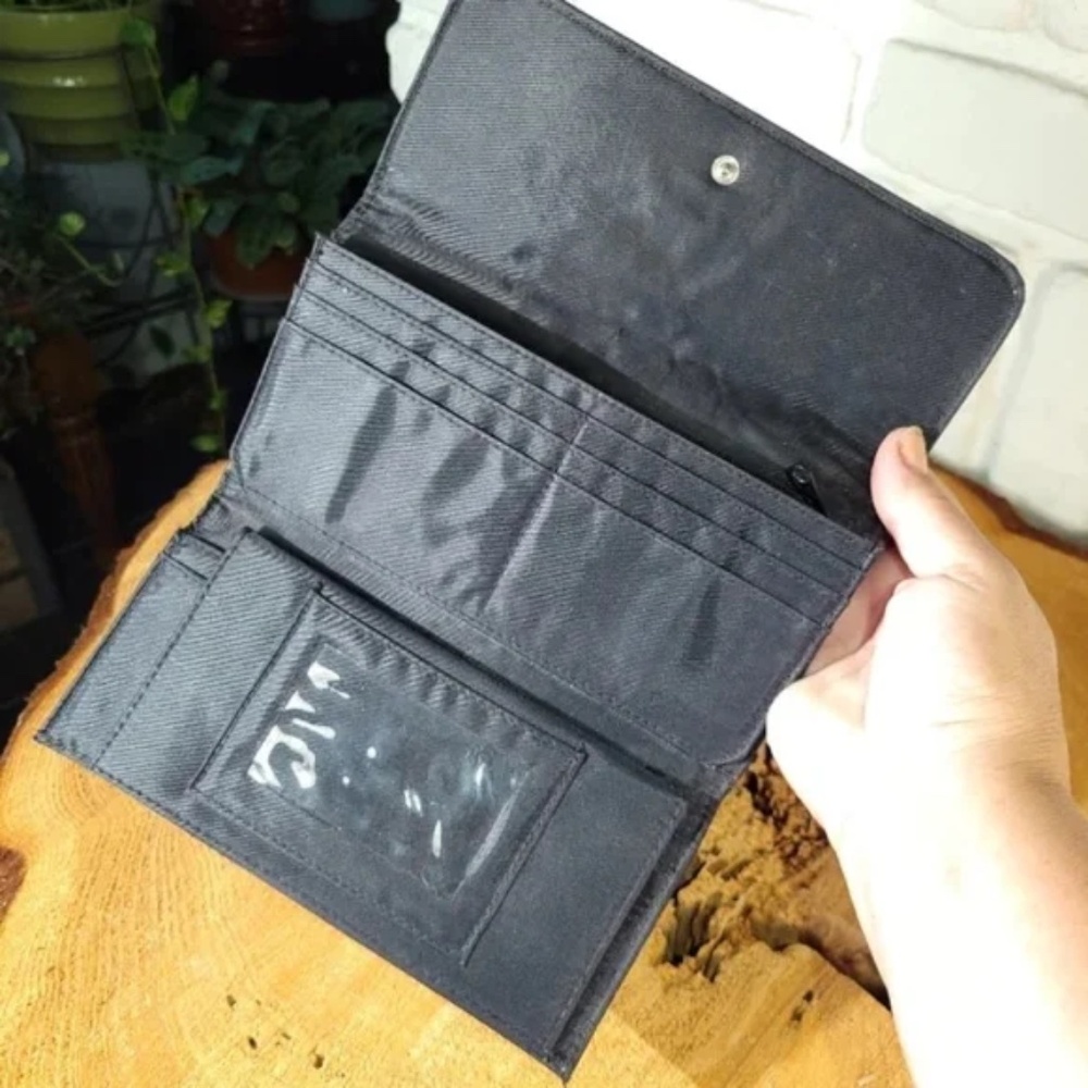 Gorgeous Embossed Pattern Wallet - Picture 2 of 12